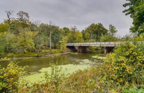 Riverfront Libertyville Retreat with Outdoor Kitchen - Foto 37