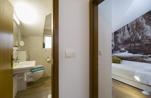 Villa Vision with Heated Pool & Jacuzzi in Sestanovac - Foto 38