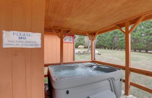 Blue Ridge Hideaway! Cabin with Hot Tub and Views - Foto 19
