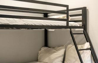 Serene Hilltop Oasis Above the City w Private Pool - Foto 59