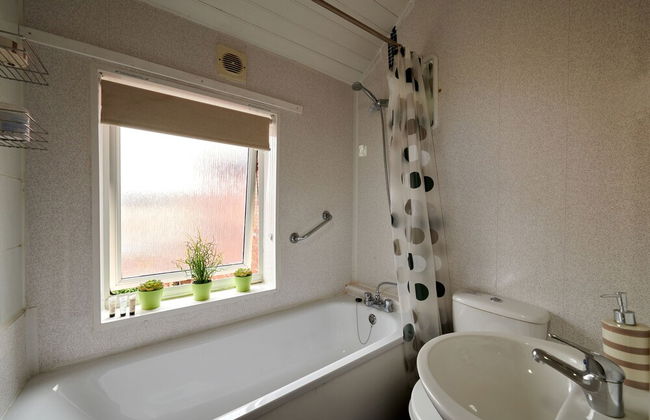 Detached 3 Bed House, Ideal for Long Stays & Pets - Foto 14