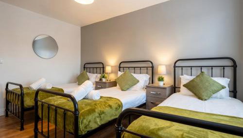 Central Birmingham Group Apartment with Parking and Fast WiFi - Photo 5
