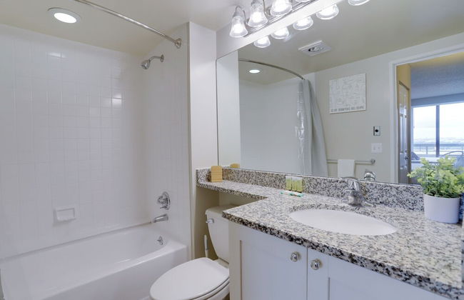 Spacious Apartment at Pentagon City - Photo 28