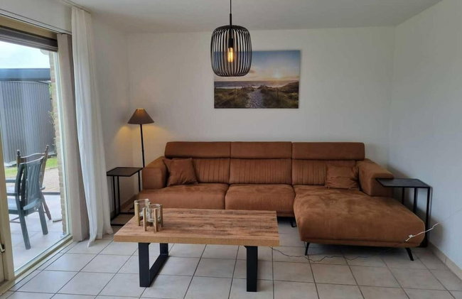 Appealing Bungalow With Garden - Photo 32