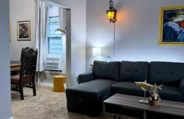 Comfy, Close to Downtown with Lake & Lift Bridge Views - Foto 37