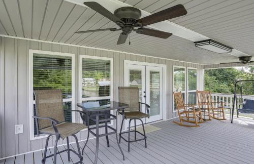 Riverfront Family Retreat w/ Yard in Saint Amant - Foto 23