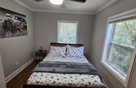 Gorgeous 3BR Home with Backyard - Foto 8