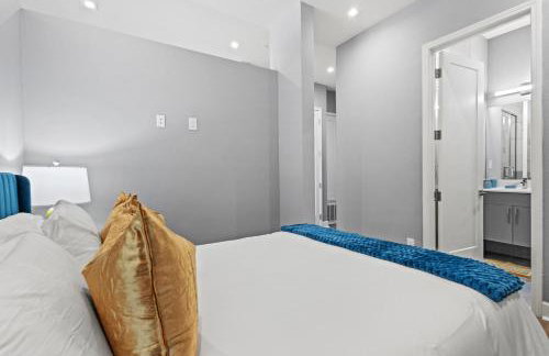 New suite with full Kitchen and Livingroom Dallas - Photo 18