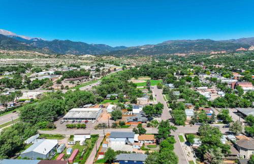 Vermijo Nook Walk to OCC Downtown w Fire Pit - Foto 46