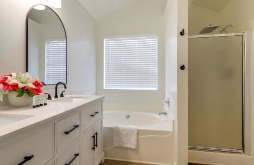 2 Mi to Town Bright Home with Deck in McDonough! - Foto 13