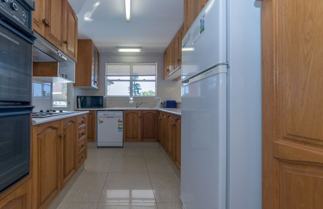 Albacore Unit 4, 12 Ondine Close - Photo 8