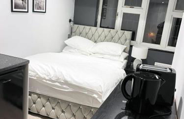 Private Family and Business Rooms Harrow Fast WiFi - Photo 7