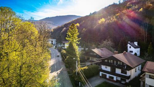 Przytulne Apartamenty w Klimatycznym Domu nad Białką w Otoczeniu Górskich Krajobrazów by Noclegi Renters - Foto 2