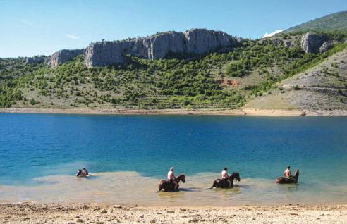 Cozy Home In Vojnic Sinjski With Sauna - Photo 38