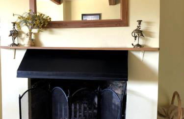 Pilgrims - Traditional flint cottage with open fire - Foto 20
