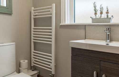 Comfortable 5-Bedroom House in Cheltenham - Foto 22