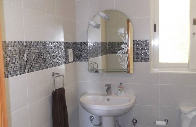 Sea and Country View 1st Floor Apartment - Foto 10