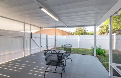 Family Retreat with Pool Fenced Yard AC - Foto 24