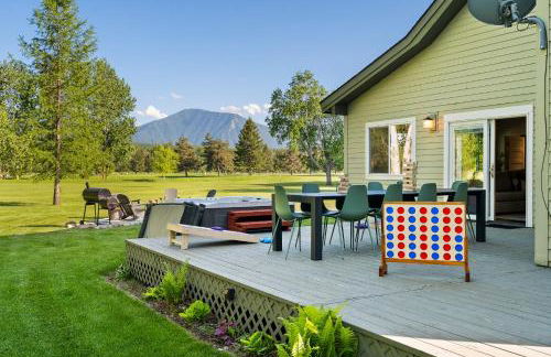 Lux Fly-Fishing Haven near Glacier Park - Hot Tub - Foto 9