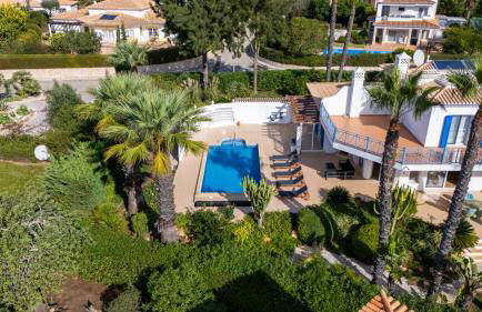 Bright 3 BDR Duplex House With Pool by LovelyStay - Foto 48