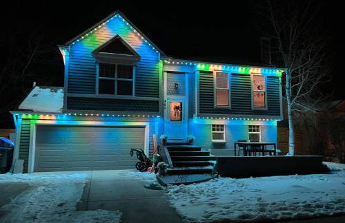 Hot Tub Steam Shower Gym in Charming Family Home! - Photo 15