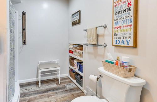 Lakefront Suring Home with Pool Table and Views! - Foto 28