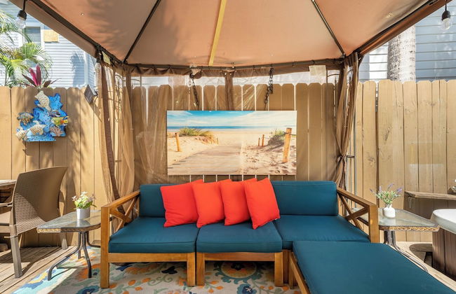 Casita de Catherine by Avantstay 1 Block to Duval St w/ Hot Tub! - Photo 25