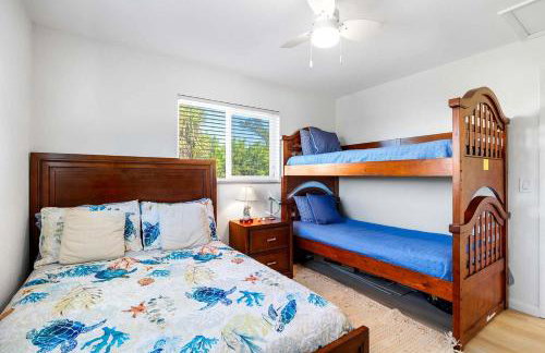 Charming Beachfront Cottage with Dock Slip and Kayaks on Little Gasparilla Island | Placida, FL - Foto 14