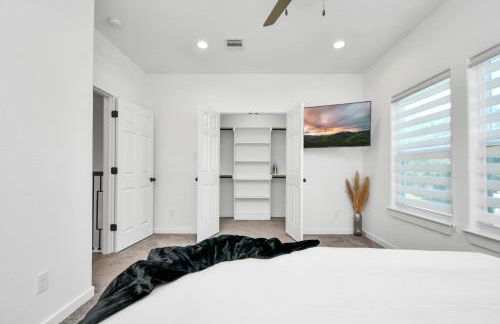 NEW! Grand Luxé Retreat - Modern Luxury - Free Parking - Near Med Center & NRG - Foto 8