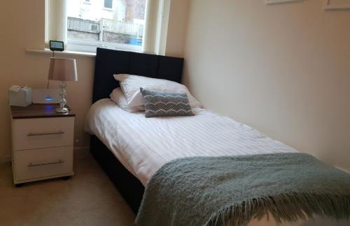 The Sawmills, Carlisle - Spacious 4 Bedroom Family House - Free WiFi - & Parking - Walk to Carlisle Castle - Foto 25