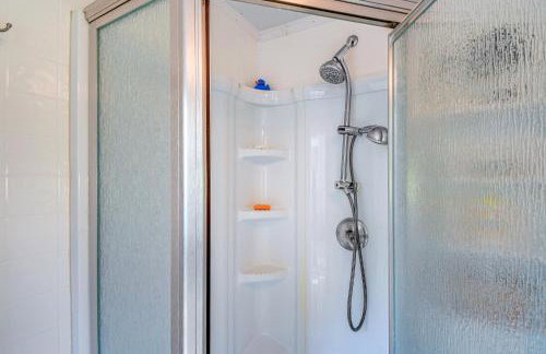 Cayuga Lake Cottage Private Dock and Deck! - Foto 13