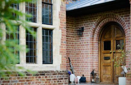 Higginson House - Photo 4