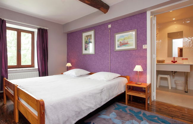 Cozy Family Home in Humain - Photo 9