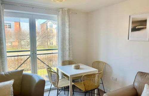 Pass the Keys Next to Braehead - Free Parking - Foto 15