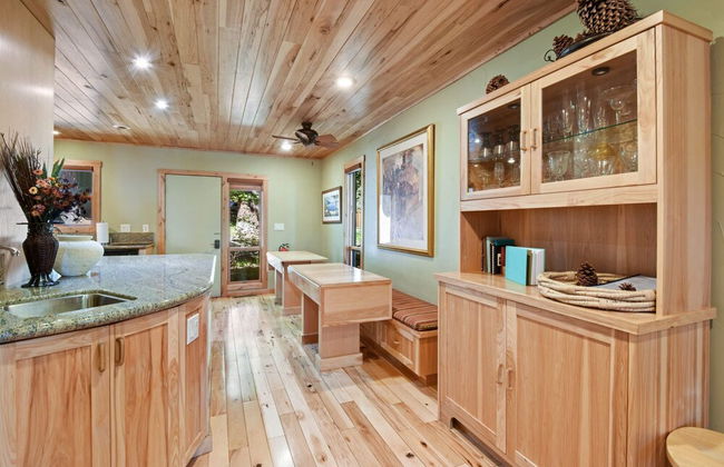 Beachfront Ski Cabin - Photo 12