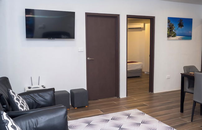 Garden Apartment - Photo 17