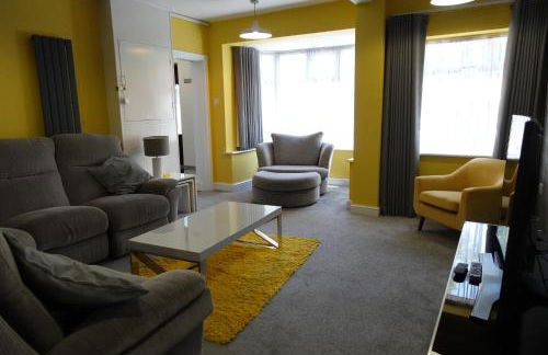 Huge 9 Bed Property Sleeps 17, Near NEC, City Centre, HS2 - Foto 3