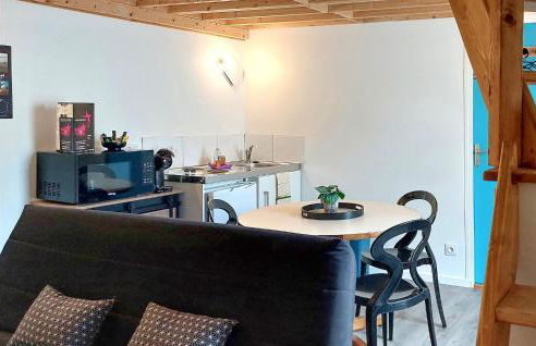 Lovely Apartment In Neuilly Le Vendin - Photo 11