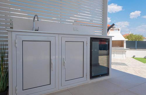 VILA VASILJ dein eigener Pool oder dein eigener Whirlpool mit Aussicht, dein Urlaub, deine Privatsphäre, deine Wahl - Photo 6