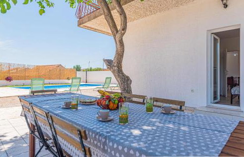 Nice Apartment In Danilo With Wifi - Photo 8