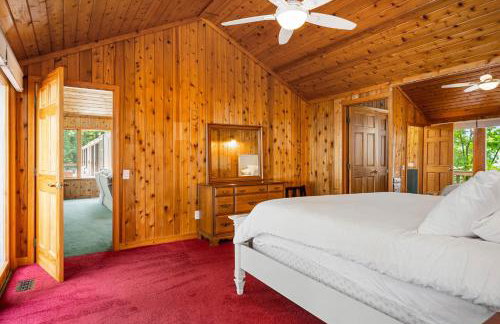 Lake house w/ indr pool and jacuzzi - Foto 33