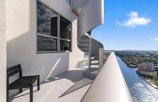 2BR Ocean Penthouse - Private Terrace & Hot Tub - Foto 61