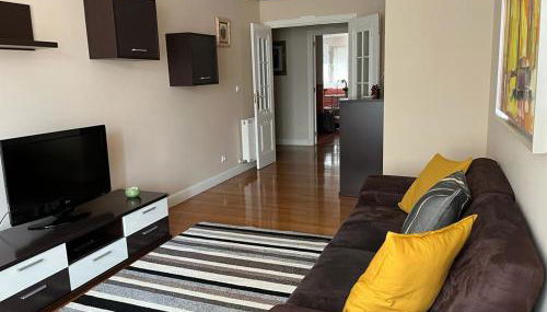 Piso en el centro de Laredo a pie de playa - Foto 2