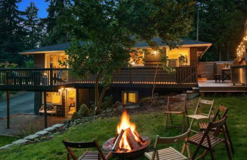 Spacious Main Street Retreat for families and large groups - Photo 2