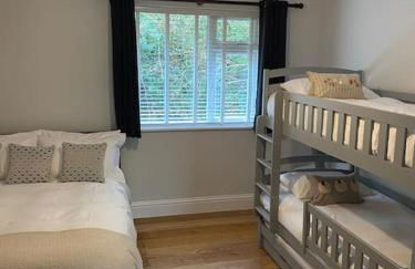 Secluded Countryside Home, Hot Tub, Onsite Pub, Pool Table, Sleeps upto 13, Perfect for a family get together - Photo 19