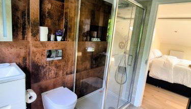 Stylish Three Bedroom Ensuite Duplex Apartment in West Hampstead - Foto 4, towels, Shower