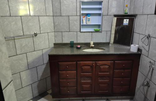 Cabo Frio, Piscina de frente pro Mar, Pé na areia - Foto 25