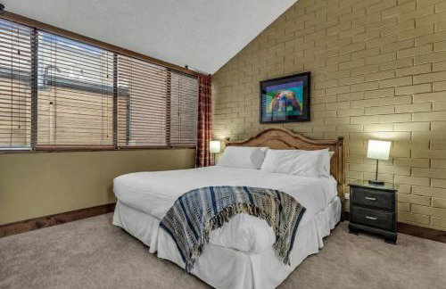 Park Ave Condo Pool Access Near Skiing - Photo 16