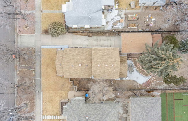 2BR Central Location Big Backyard & Dog Friendly! - Photo 44