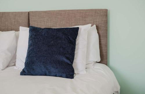 Modern and Comfortable Home away from Home - Photo 67